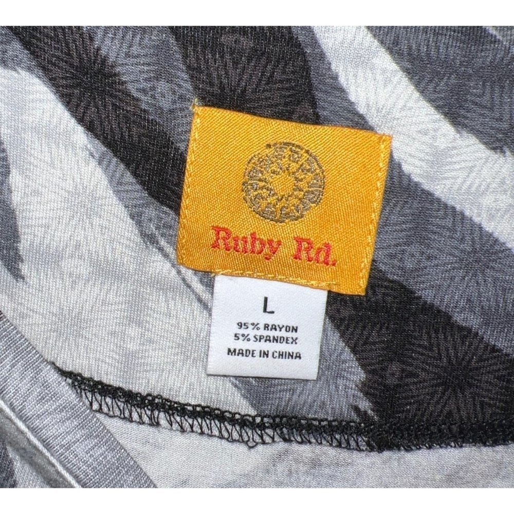 Ruby Rd. Side Ruch Women's Abstract Blouse — Large - Picture 6 of 6